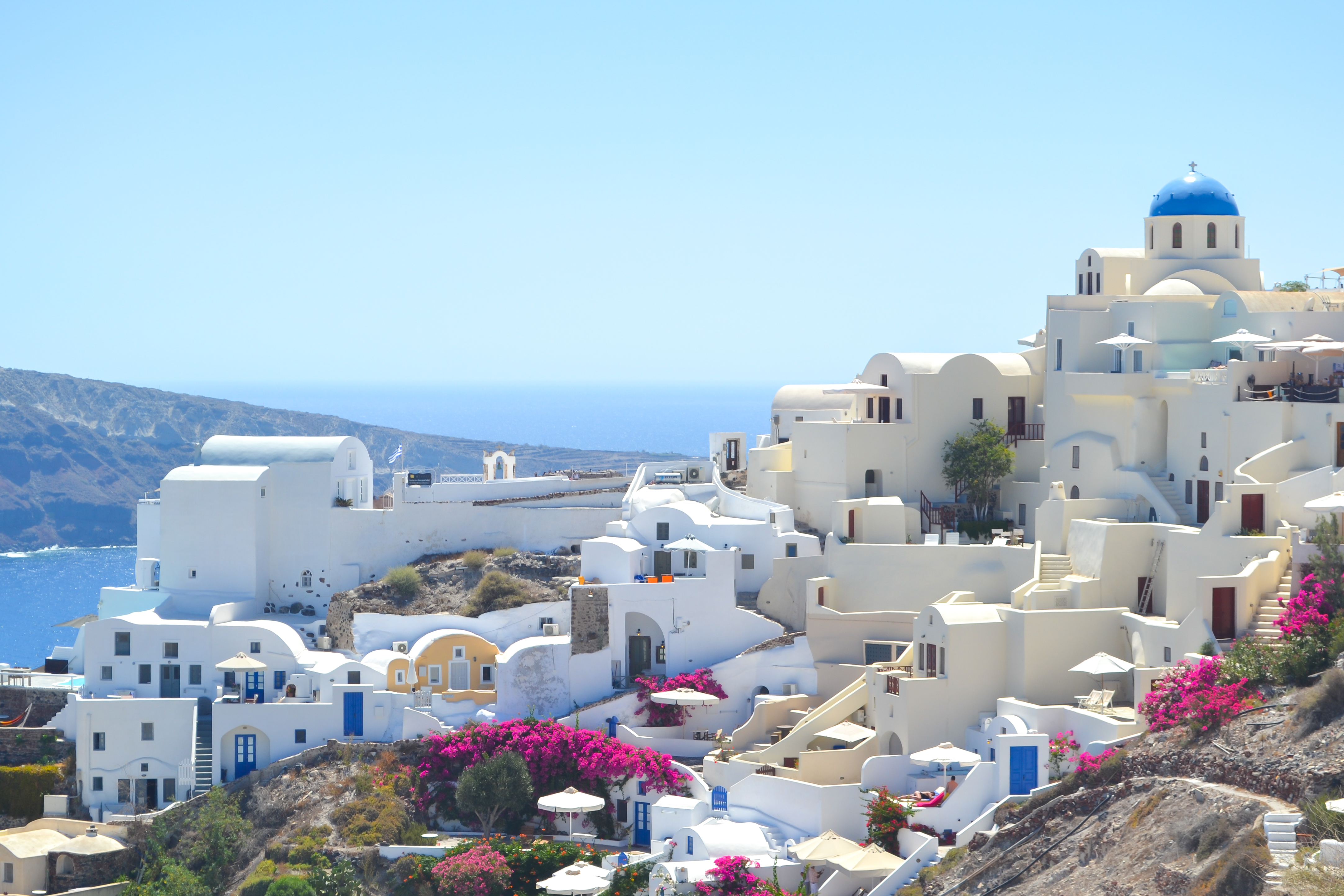 Heading to Greece soon? Make sure to spend at least three days in Santorini! This tiny island has so many things to do in Santorini! >> Best things to do, see, eat, and enjoy!